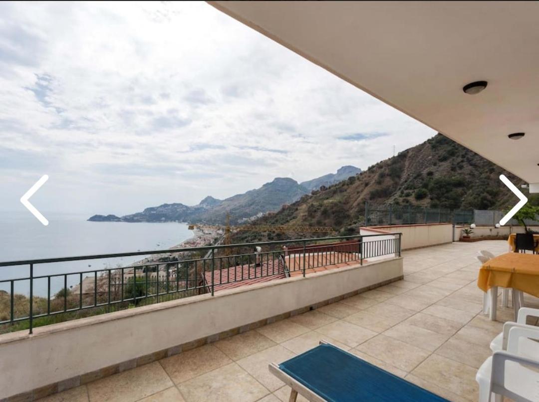 La Nave Sul Mare Di Taormina Panzió Letojanni Kültér fotó